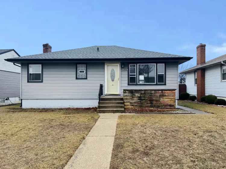 Single-family house For Sale in 5532, Reading Avenue, East Chicago, Indiana