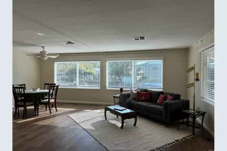 Single-family house For Sale in 3480, Don Lorenzo Drive, Carlsbad, California