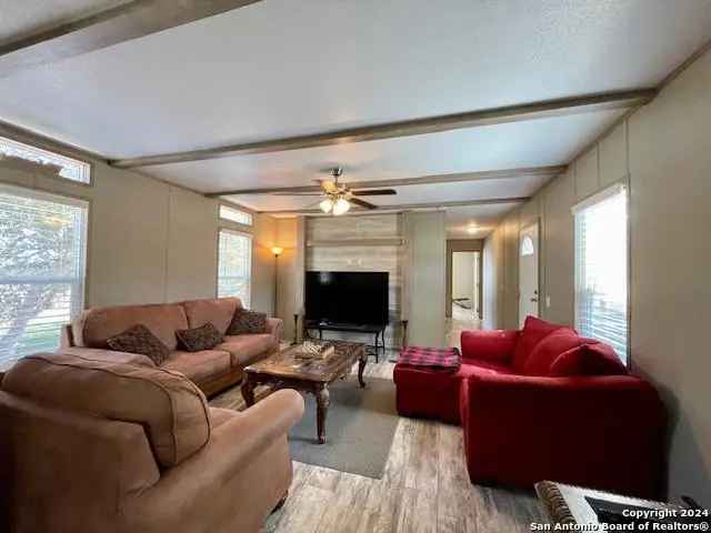 Single-family house For Sale in 140, Private Road 1502, Texas