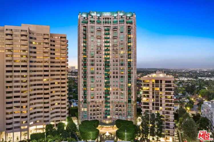 Condo For Sale in Los Angeles, California