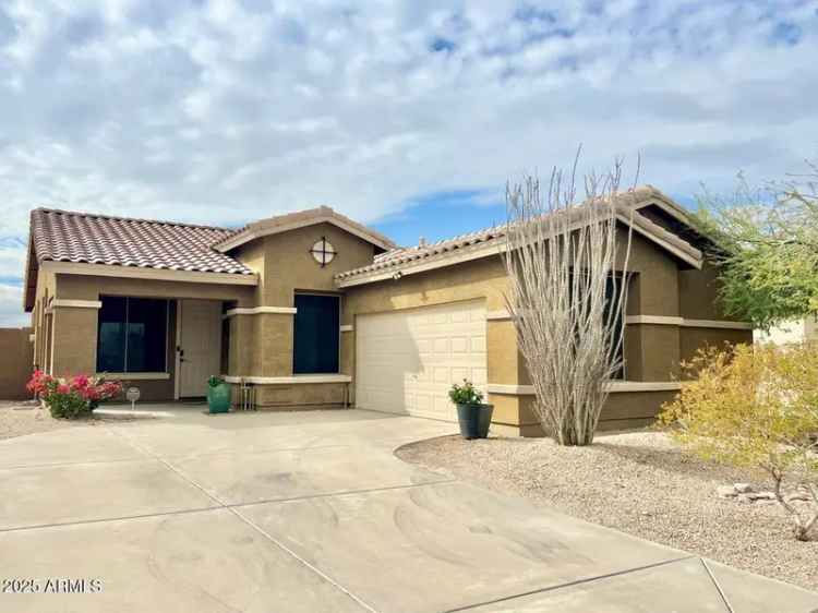 Single-family house For Sale in 17545, West Canyon Lane, Goodyear, Arizona