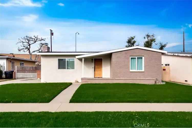 Single-family house For Sale in 5681, East Vernon Street, Long Beach, California