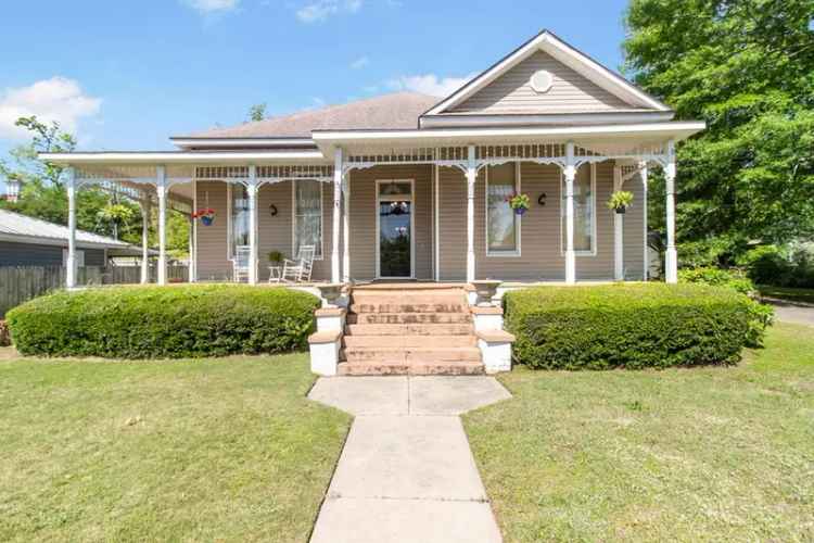 Single-family house For Sale in Eufaula, Alabama