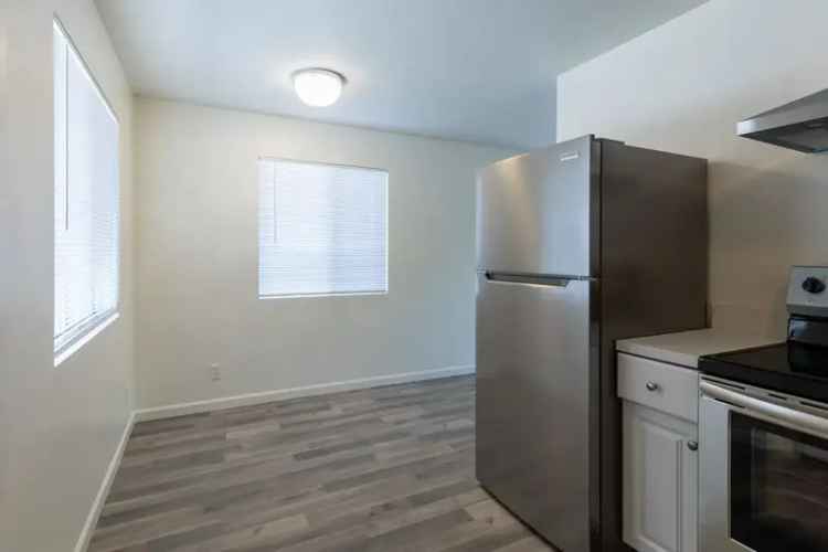 Remodeled 1-Bedroom Townhouse with Garage - Midtown Phoenix