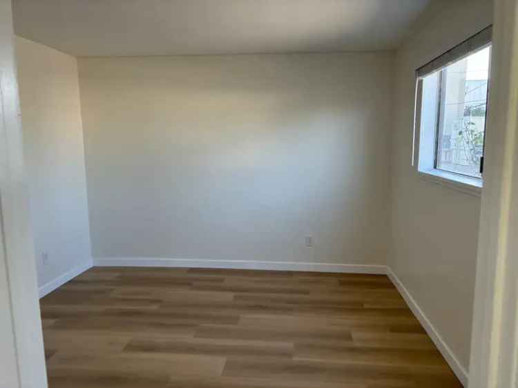 1 Bedroom Apartment in Woodland Hills Near Ventura Blvd