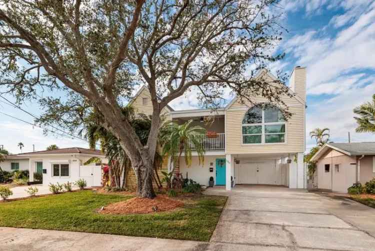 Single-family house For Sale in 5946, Bayou Grande Boulevard Northeast, Saint Petersburg, Florida