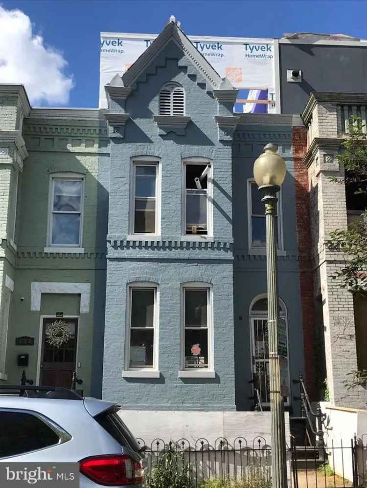 House For Sale in 640, L Street Northeast, Washington, District of Columbia