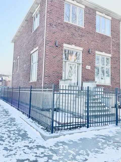 Single-family house For Sale in 4151, South Lowe Avenue, Chicago, Illinois