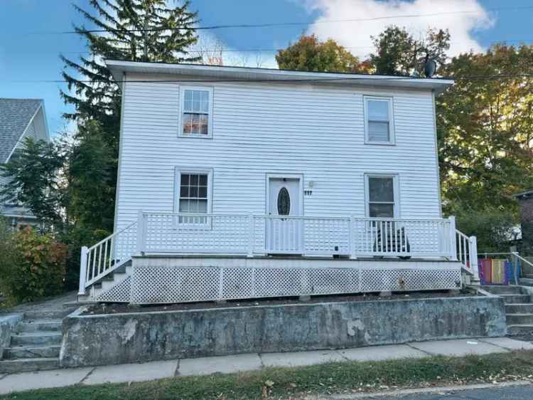 Multi-family house For Sale in 117, Charles Street, Meriden, Connecticut