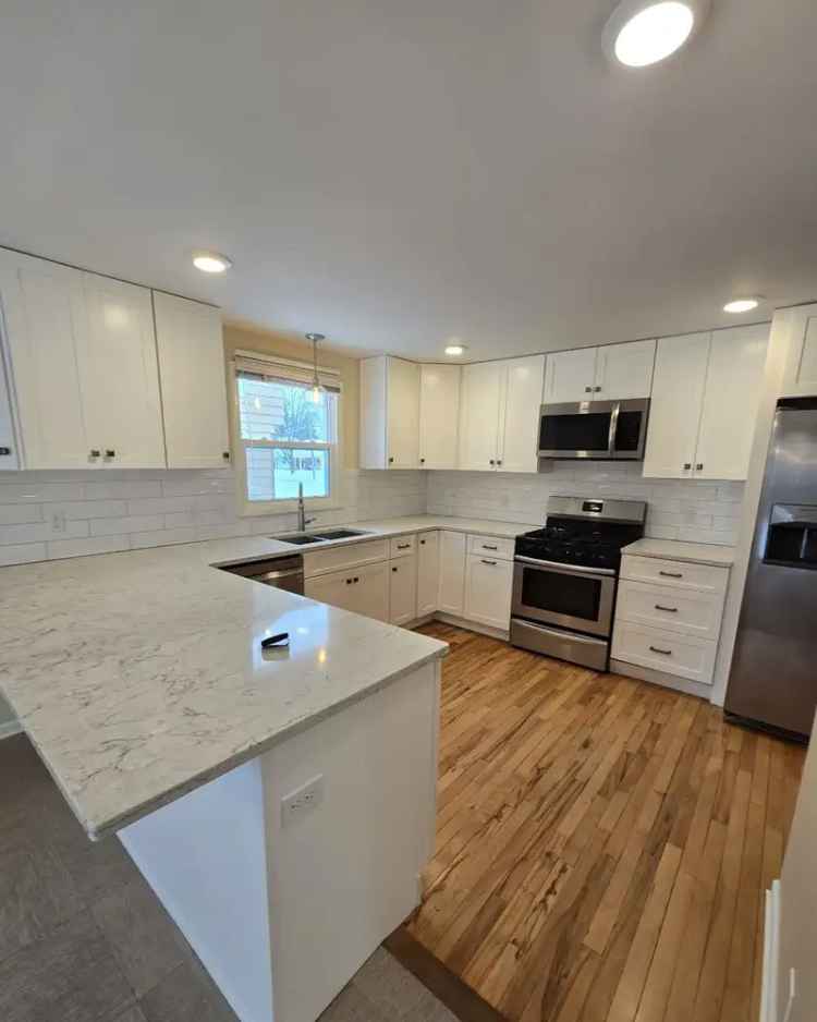 3 Bedroom House for Rent Updated Kitchen Hardwood Floors