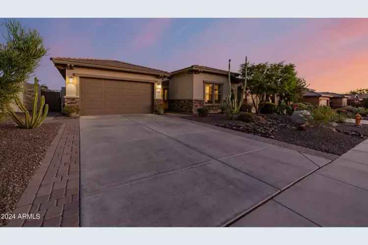 Single-family house For Sale in 18211, West Sequoia Drive, Goodyear, Arizona