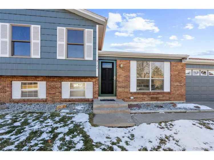 Single-family house For Sale in 3124, West 9th Avenue Place, Broomfield, Colorado