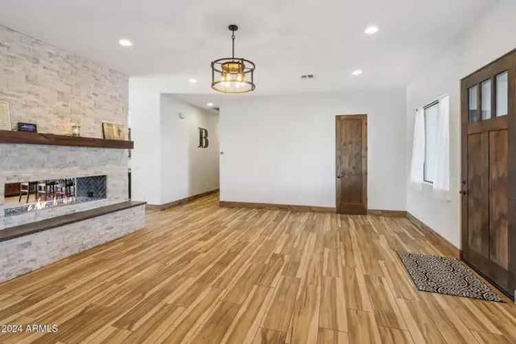 Single-family house For Sale in Phoenix, Arizona