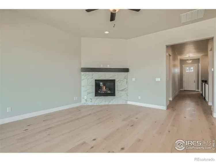 Single-family house For Sale in Windsor, Colorado