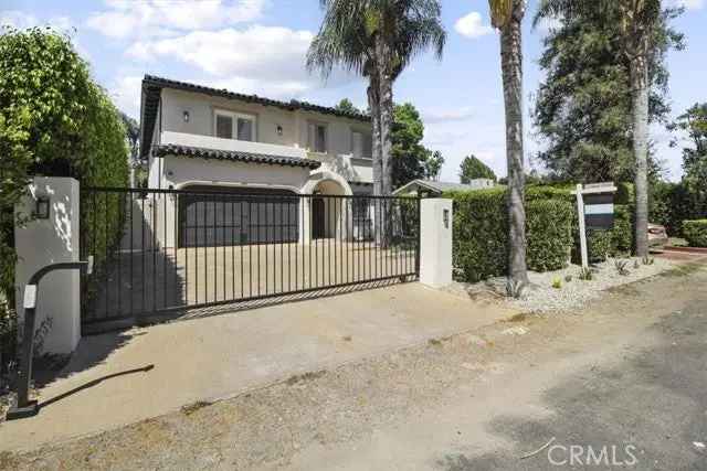 Single-family house For Sale in 14729, Otsego Street, Los Angeles, California