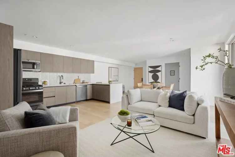 Condo For Sale in Los Angeles, California