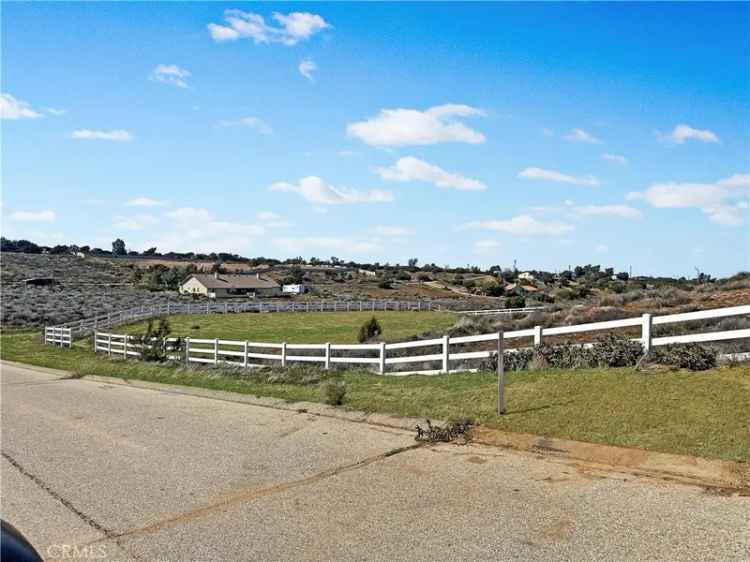 Land For Sale in Oak Hills, California