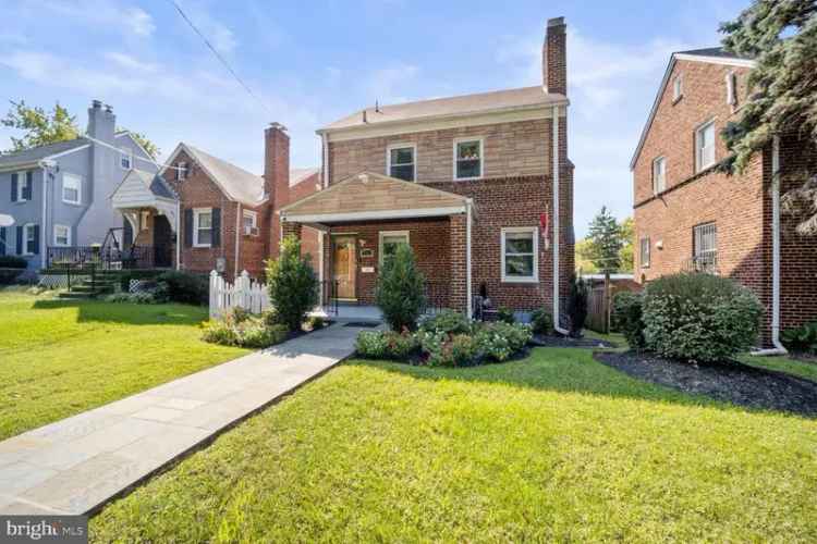 Single-family house For Sale in 2405, Randolph Street Northeast, Washington, District of Columbia