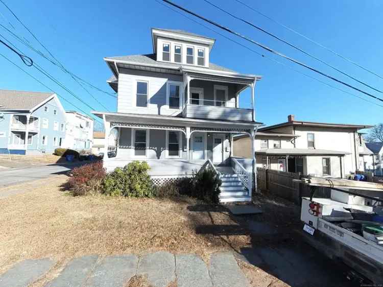 Multi-family house For Sale in 19, Cliff Street, Meriden, Connecticut