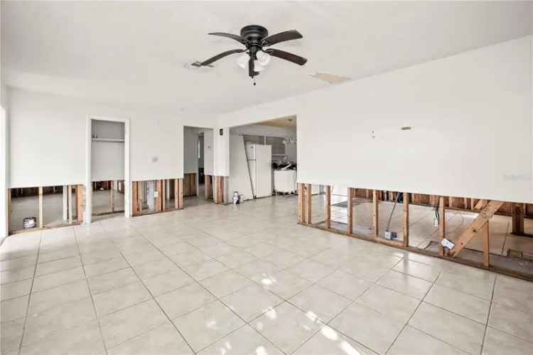 Single-family house For Sale in Punta Gorda, Florida