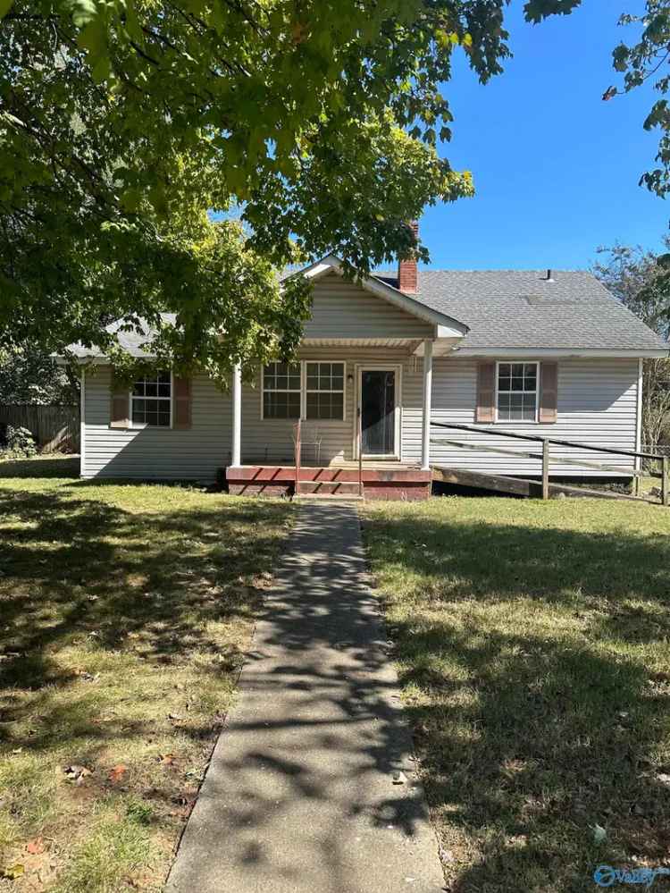 Single-family house For Sale in Huntsville, Alabama