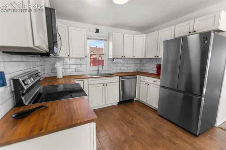 Single-family house For Sale in 319, Thurlow Avenue, Cripple Creek, Colorado