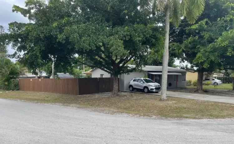 Single-family house For Sale in Pompano Beach, Florida