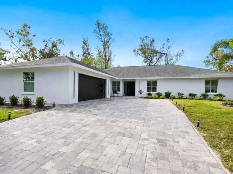 Single-family house For Sale in 749, Tropical Circle, Siesta Key, Florida