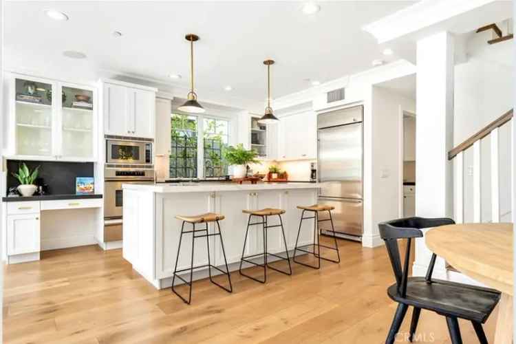 Condo For Sale in 621, Poppy Avenue, Newport Beach, California