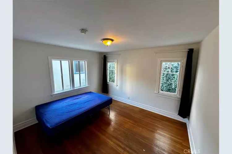 Multi-family house For Sale in 1730, North Kenmore Avenue, Los Angeles, California