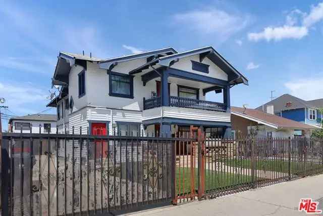 Multi-family house For Sale in Los Angeles, California