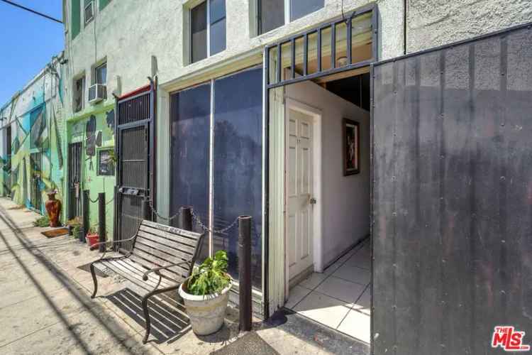 Multi-family house For Sale in 4809, West Adams Boulevard, Los Angeles, California