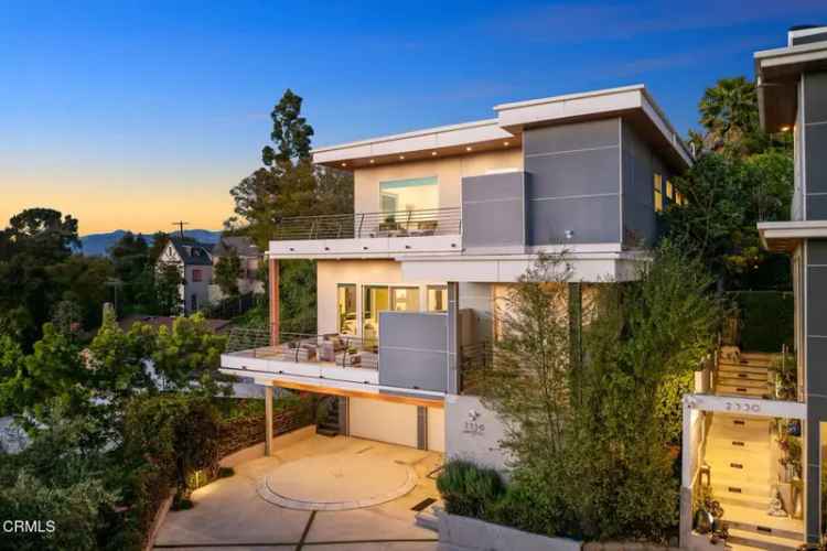 Single-family house For Sale in Los Angeles, California