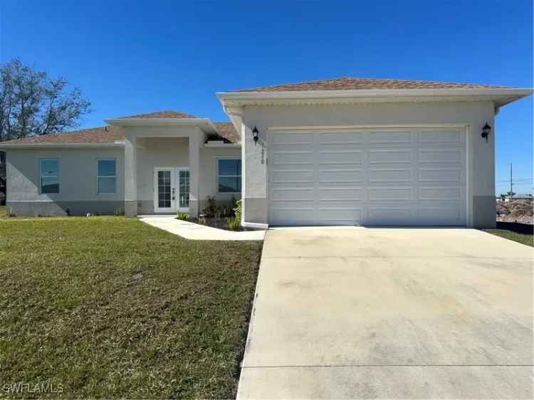 Single-family house For Sale in 1510, Northeast 7th Place, Cape Coral, Florida