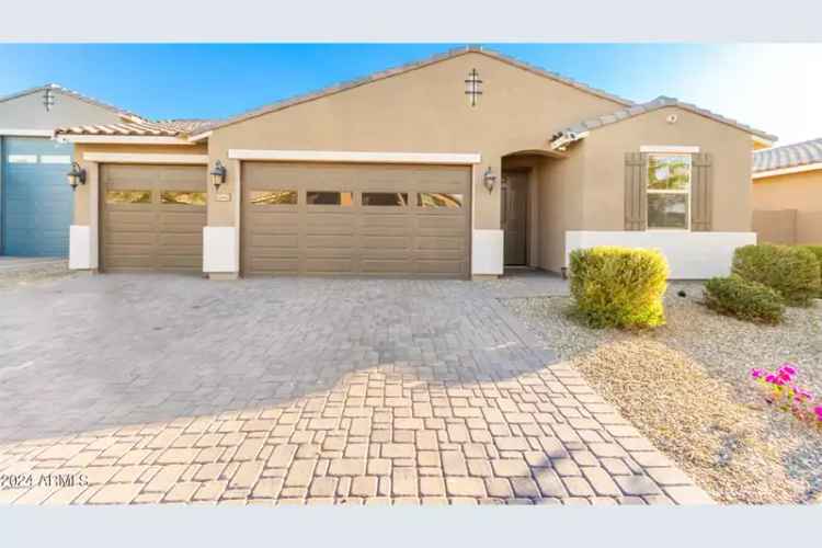 Single-family house For Sale in 22443, West Hopi Street, Buckeye, Arizona