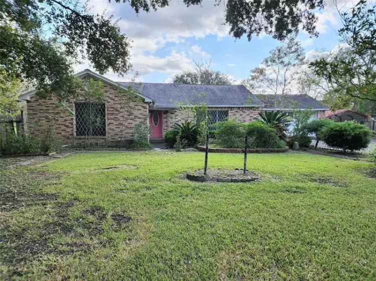 Single-family house For Sale in 2200, Golden Avenue, Bay City, Texas