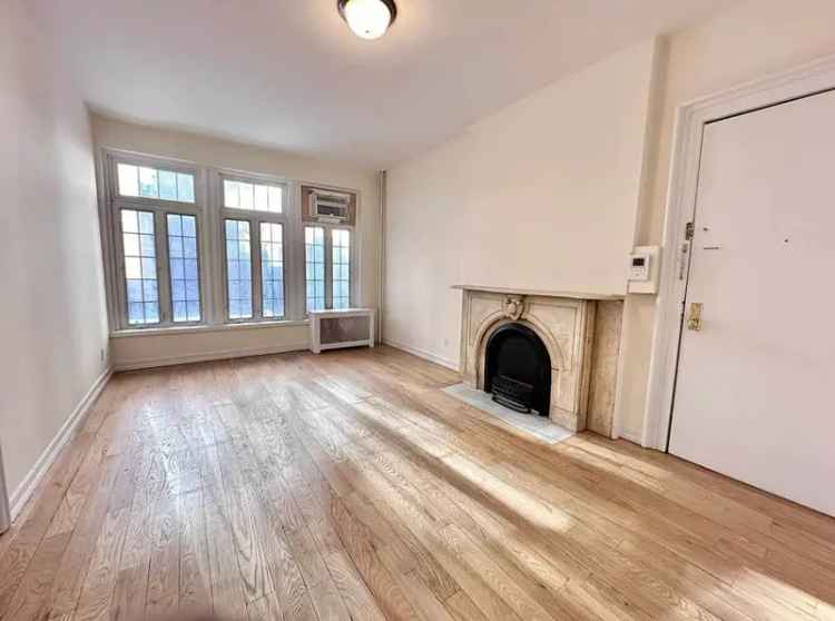 Amazing 1-Bed Apartment with Natural Light and Updated Bathroom