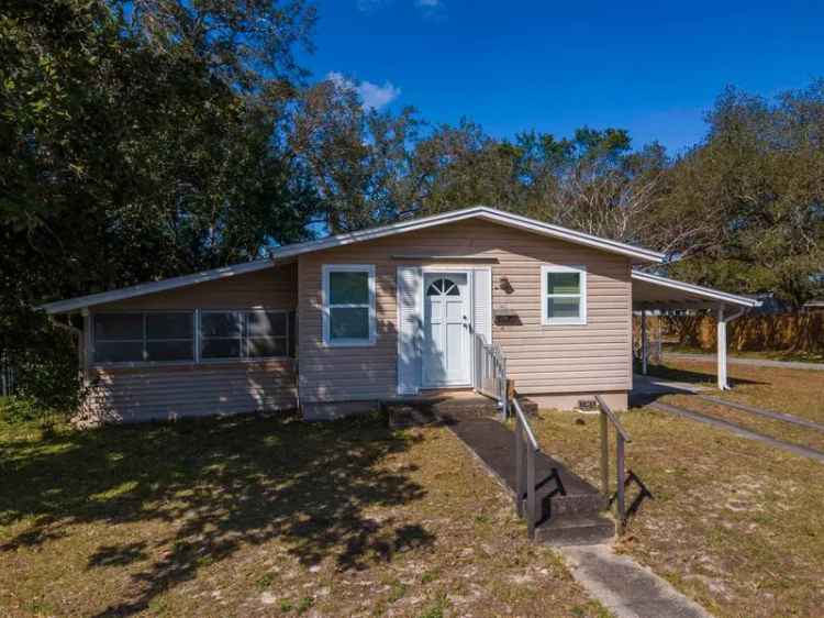 Single-family house For Sale in Saint Augustine Shores, Florida