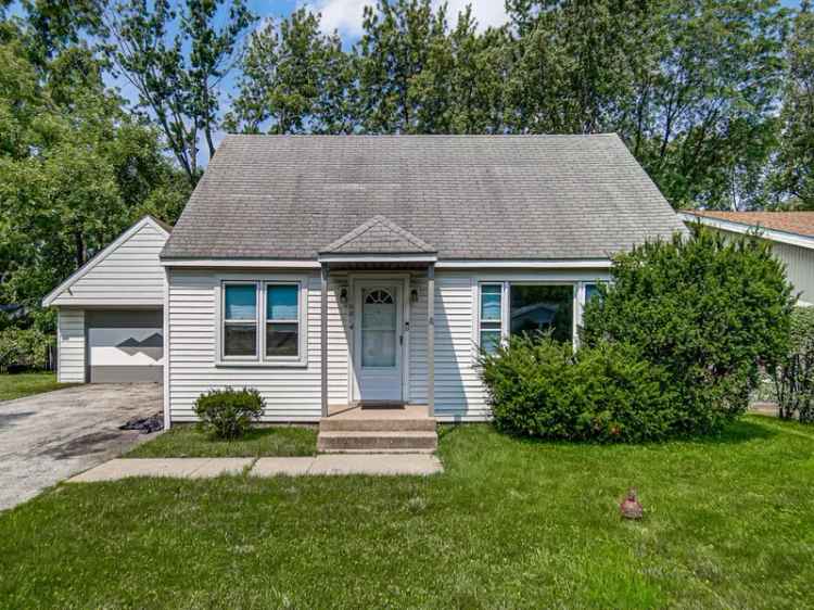 Single-family house For Sale in 18814, Avers Avenue, Flossmoor, Illinois