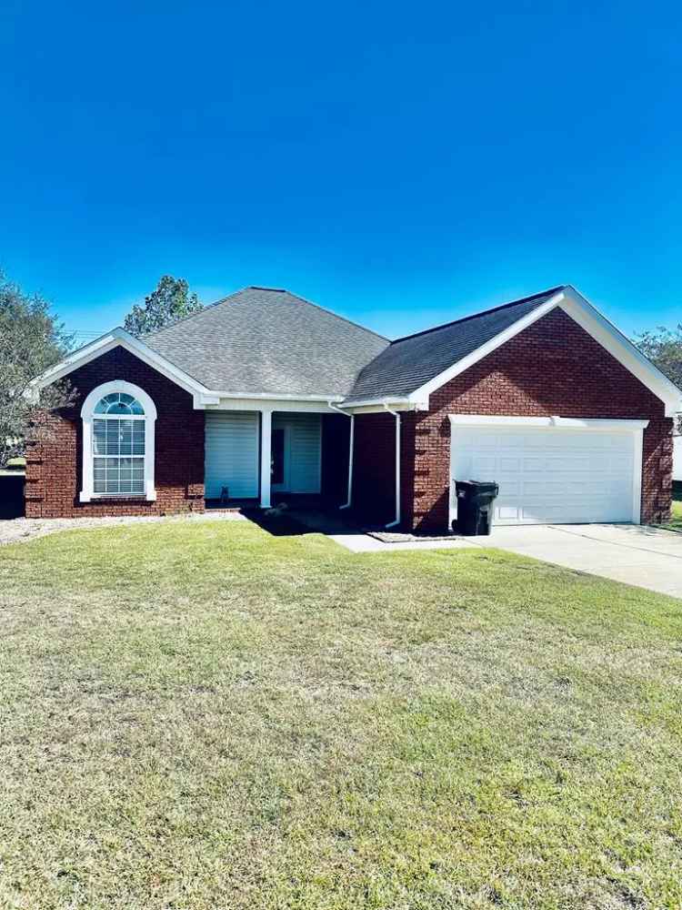 Single-family house For Sale in Headland, Alabama