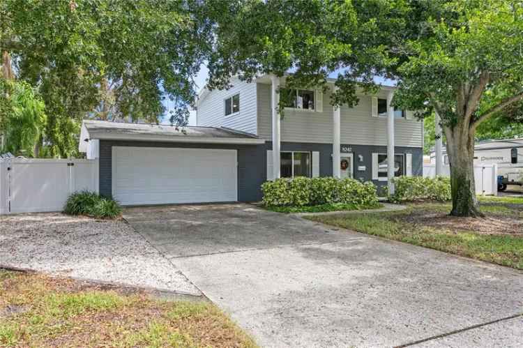 Single-family house For Sale in 8247, 15th Way North, Saint Petersburg, Florida