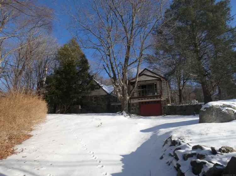 Single-family house For Sale in 28, Spruce Mountain Road, Danbury, Connecticut