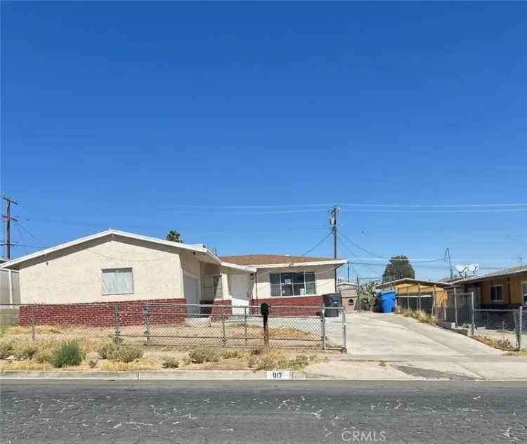 Single-family house For Sale in 917, East Virginia Way, Barstow, California