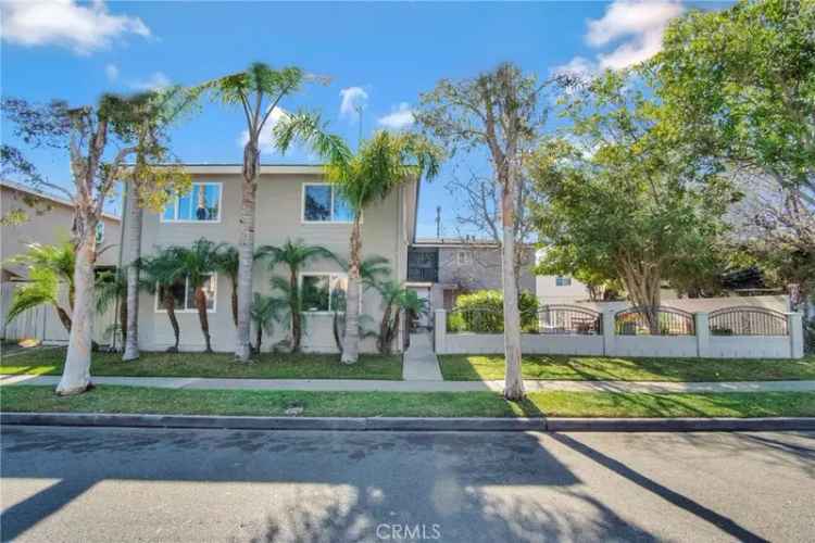 Multi-family house For Sale in 977, Valencia Street, Costa Mesa, California