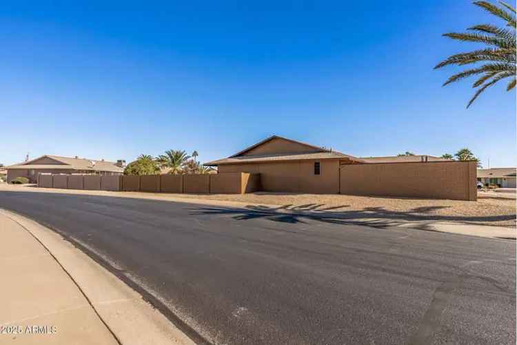 Single-family house For Sale in 9714, West Rodeo Court, Sun City, Arizona