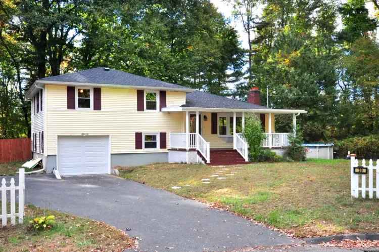 Single-family house For Sale in 39, Barbara Road, South Windsor, Connecticut