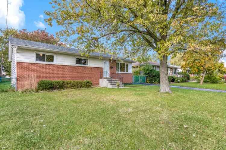 1966 Bungalow Near Metra Station - 3 Beds, 1.5 Baths, Full Basement