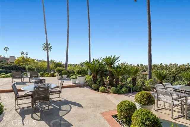 Condo For Sale in 57,59,61,63, Ocean Vista, Newport Beach, California