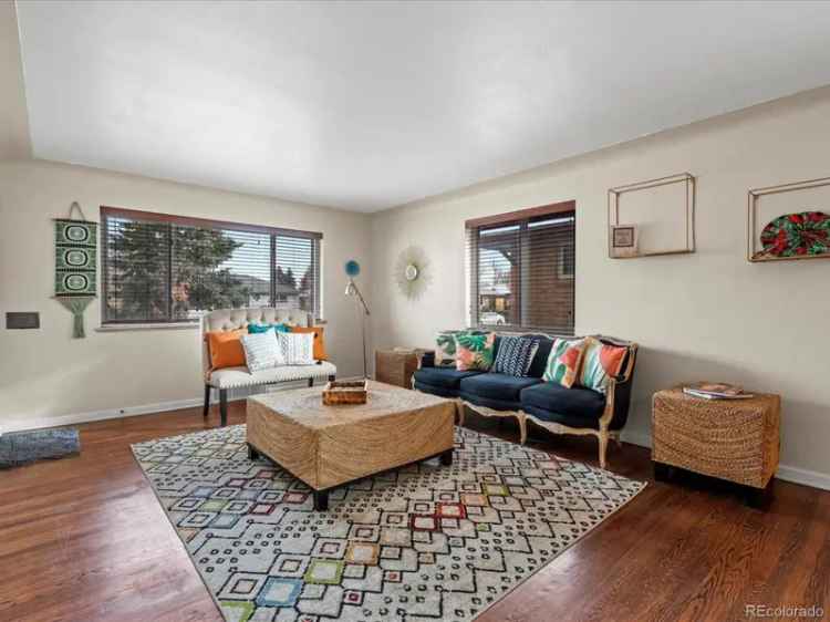 Single-family house For Sale in 3559, Hudson Street, Denver, Colorado