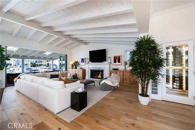 Single-family house For Sale in 56th Street, Newport Beach, California